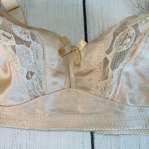 Instant Shaping by Plusform Keyhole Bra - Picture 6 of 6